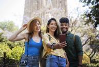 Geração Z: pesquisa revela as 20 melhores cidades do mundo para jovens viajantes