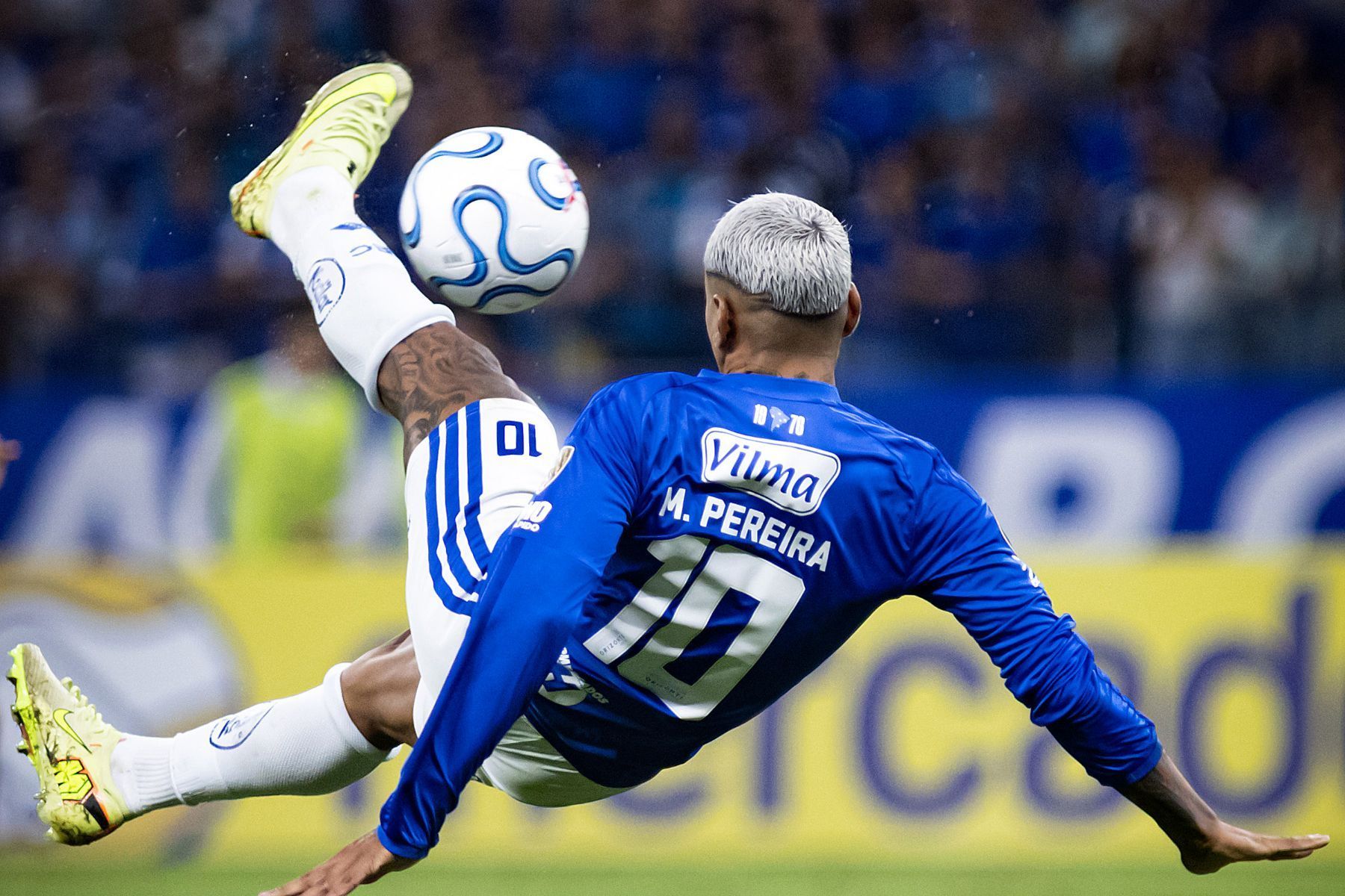 Cruzeiro: artista de BH transforma golaço de Matheus Pereira na Libertadores em pintura