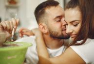 Relacionamentos 'sugar' viram moda em SC; veja cidades com mais usuários em plataformas