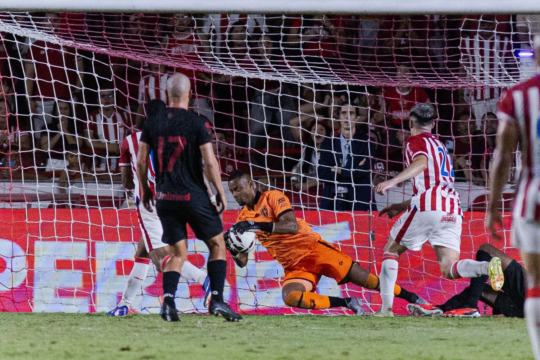 Náutico e Atlético-GO ficam apenas no empate, ruim para os dois lados na Série B