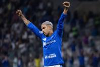 Matheus Pereira brilha no fim, e Cruzeiro vence Flamengo em 'revanche' pelo Brasileiro