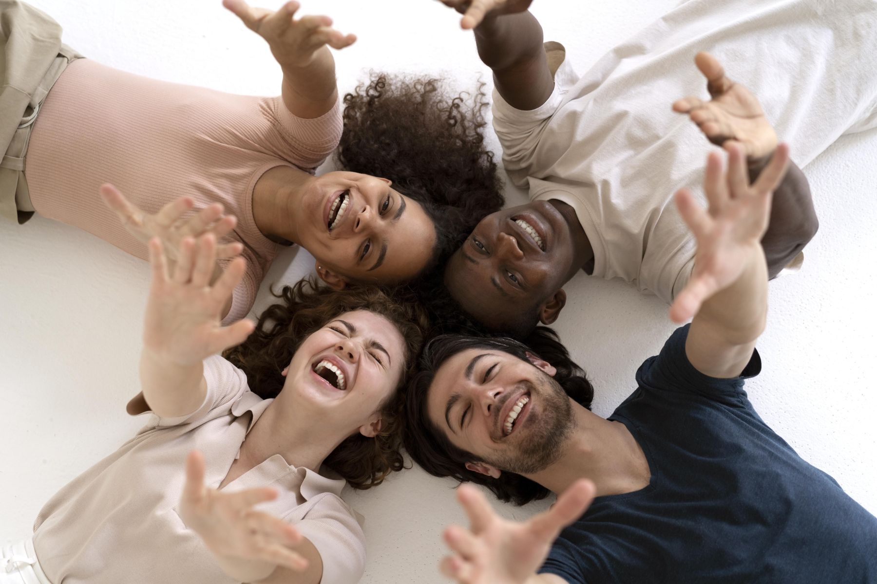 As pessoas mais felizes do mundo têm esses 4 traços de personalidade, segundo a ciência