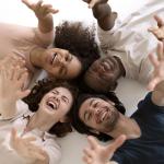 As pessoas mais felizes do mundo têm esses 4 traços de personalidade, segundo a ciência