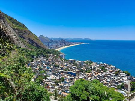 Vista aérea da costa do Rio de Janeiro (RJ) • Pexels