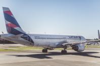 Latam confirma vazamento de dados de clientes após falha de segurança