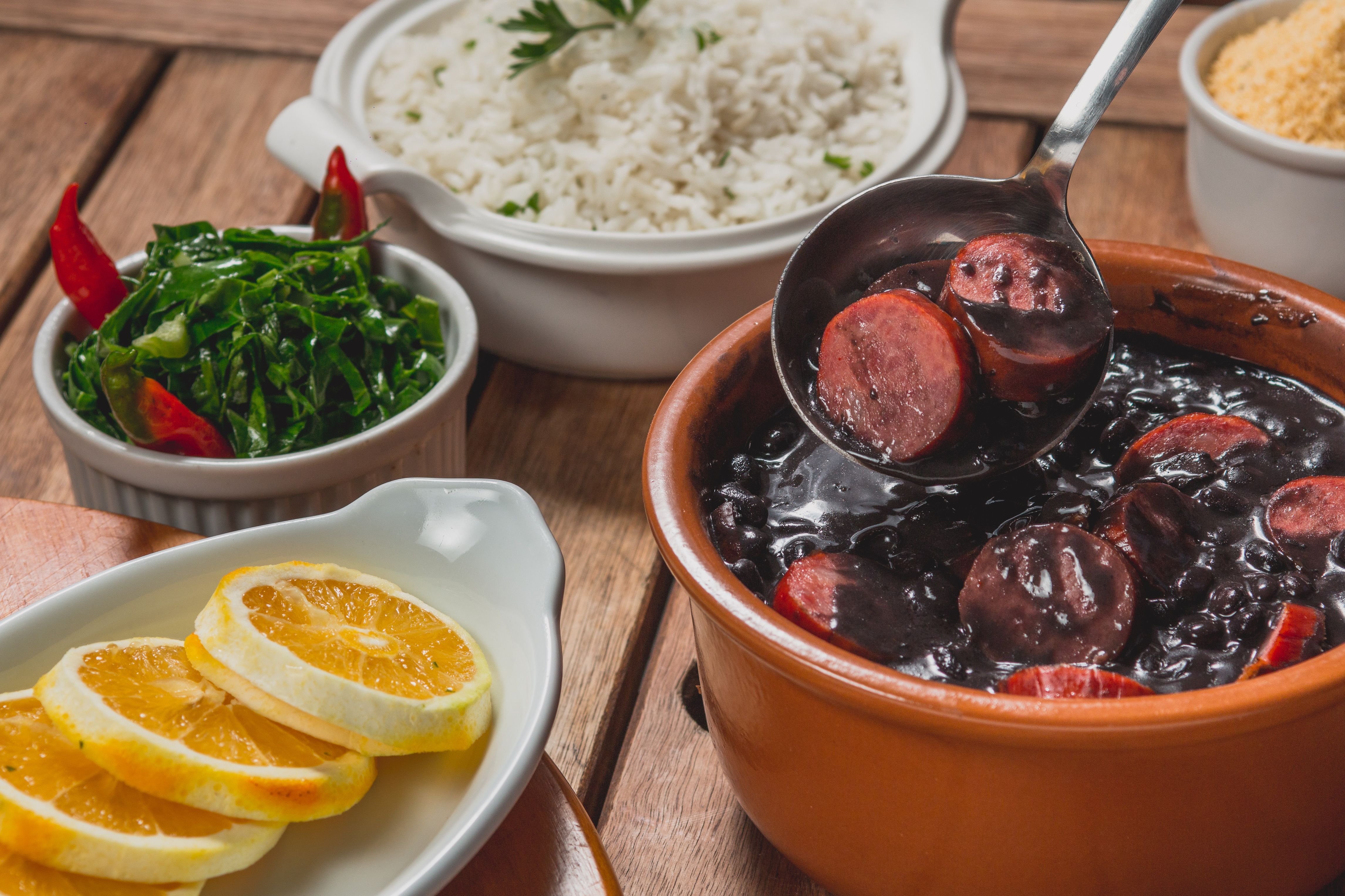 Acarajé, tacacá e feijoada: veja os pratos considerados imperdíveis para turistas