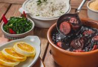 Acarajé, tacacá e feijoada: veja os pratos considerados imperdíveis para turistas