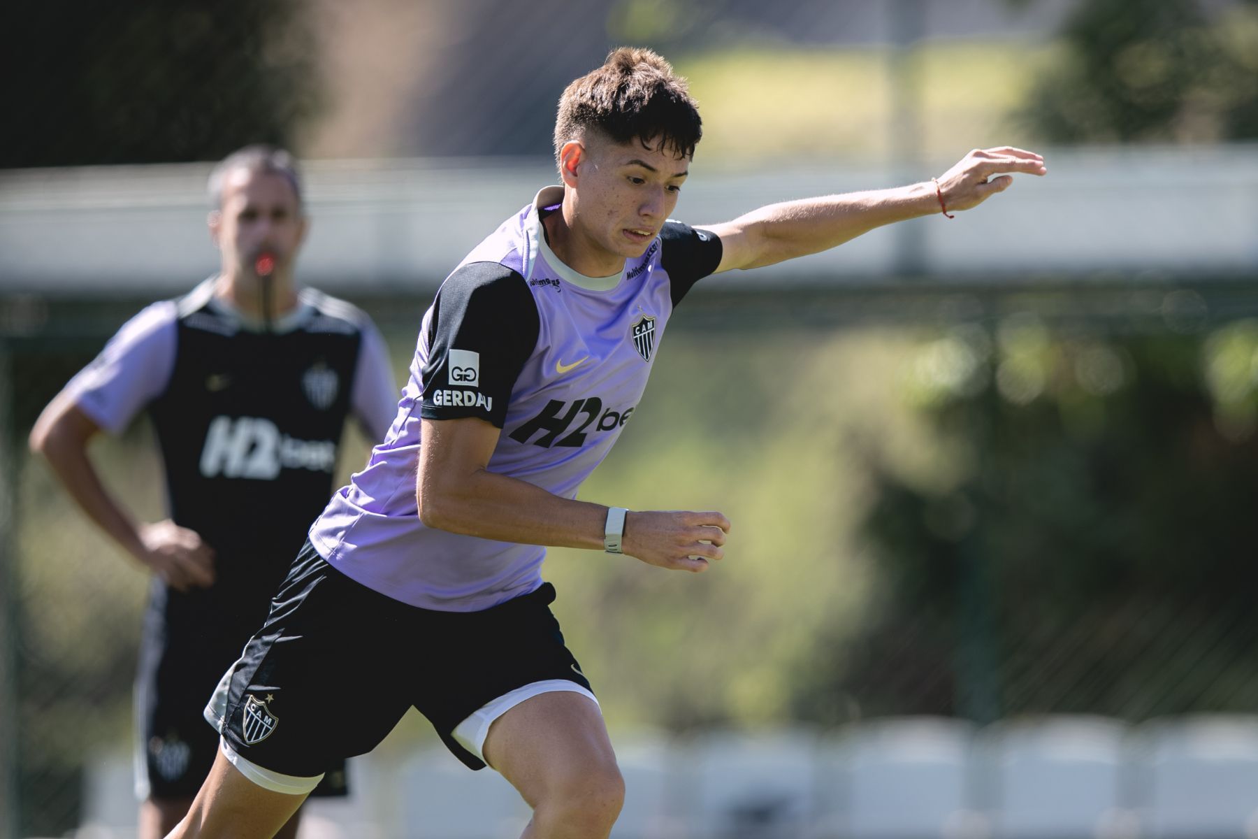 Román fica fora de Juventude x Atlético e segue com futuro incerto