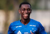 Cruzeiro anuncia renovação com joia da base de 16 anos; saiba detalhes