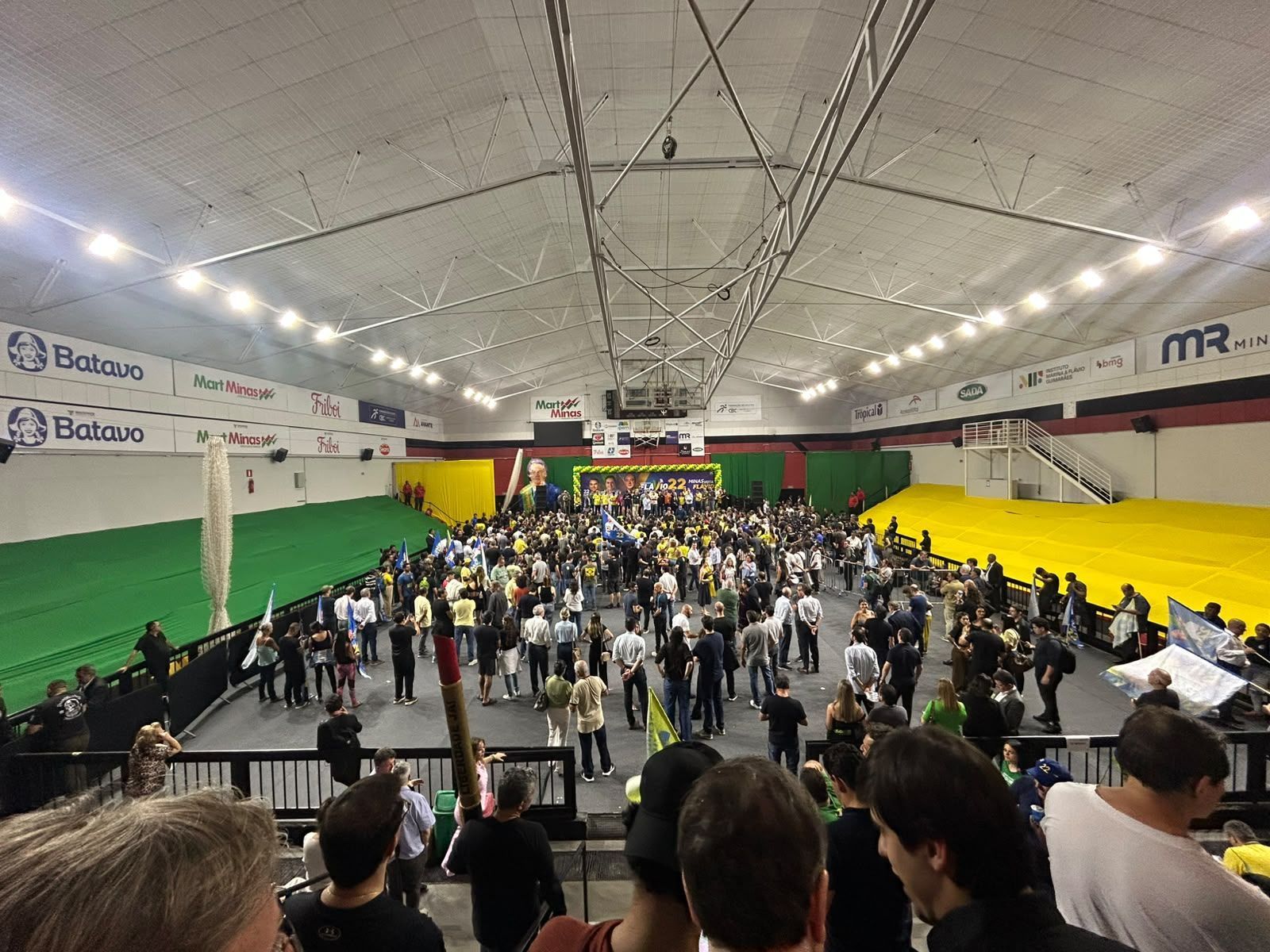 Como foi o ato de lançamento da campanha de Roscoe ao lado de Flávio Bolsonaro