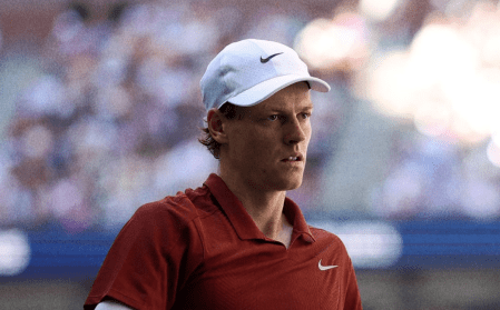 Jannik Sinner em ação no ano de 2026