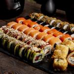Sushi vegetariano une tradição japonesa e ingredientes frescos