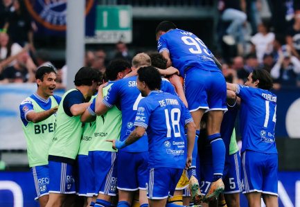 Time do Union Brescia celebra gol em 2026