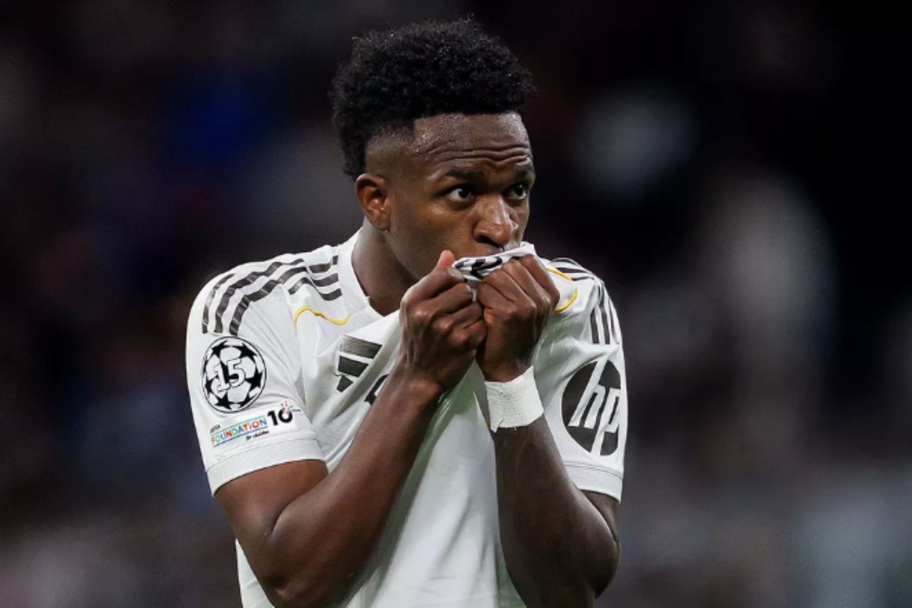 Fim da novela: Real Madrid anuncia renovação de Vini Jr.