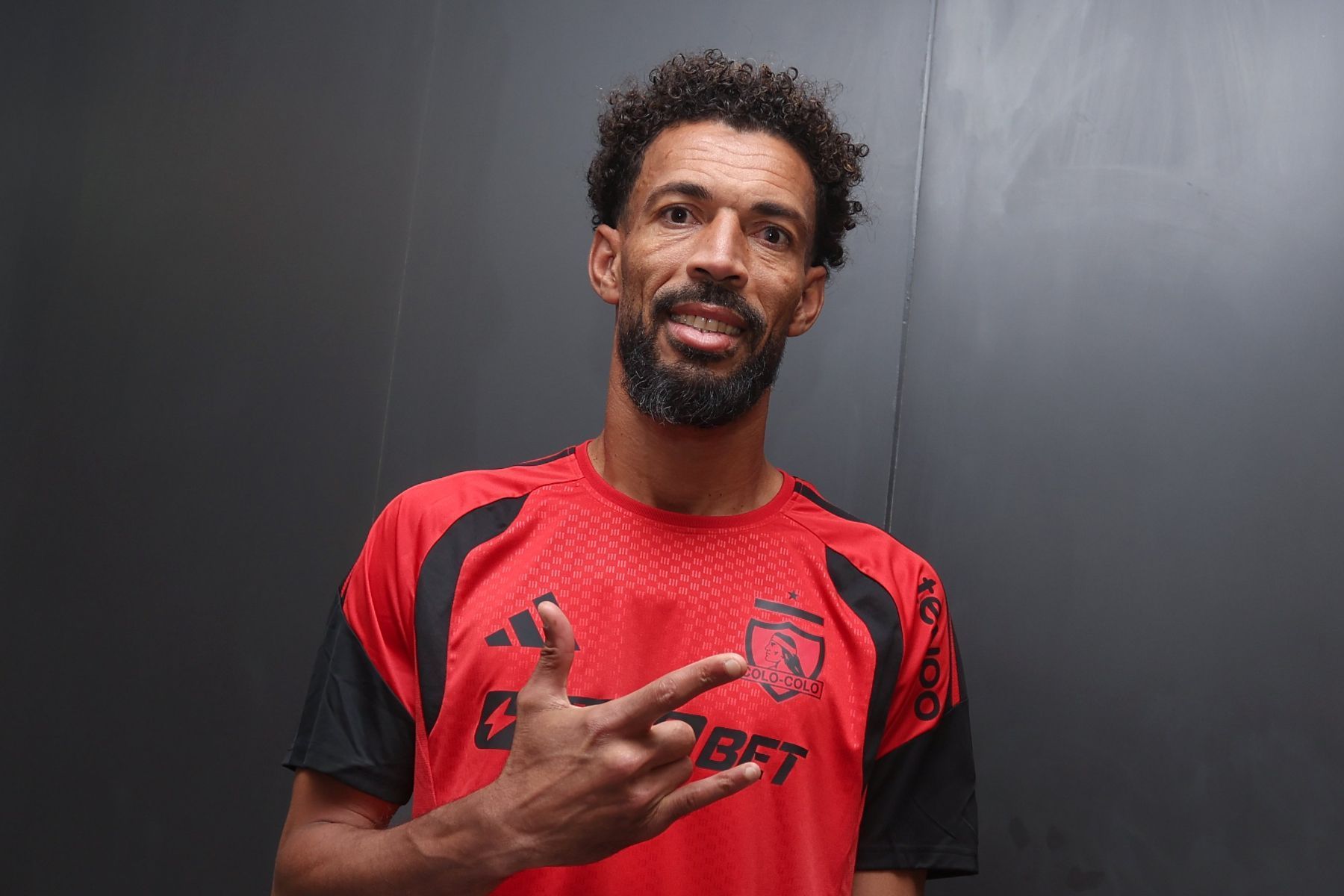 Fenômeno: Colo-Colo espera mais de 40 mil pessoas em apresentação de Vozinha