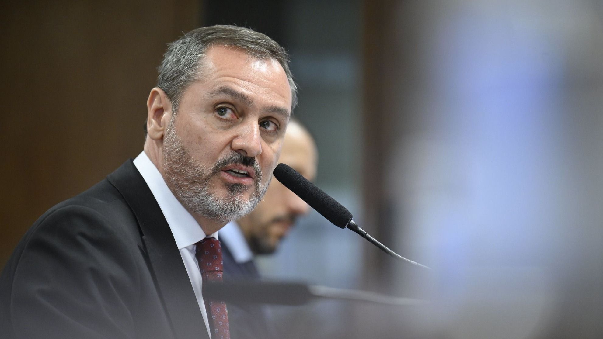 Dino determina reintegração de Andrei Rodrigues ao comando da Polícia Federal