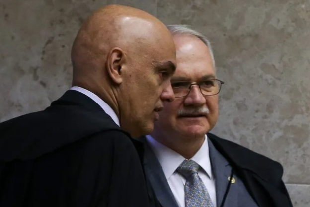 Edson Fachin retira de Moraes relatoria do inquérito das fake news e assume a investigação