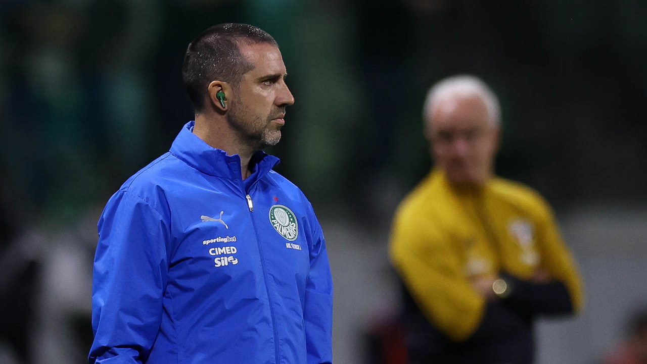 Contratações? Auxiliar dá recado a rivais e diz que Palmeiras não atrasa pagamentos