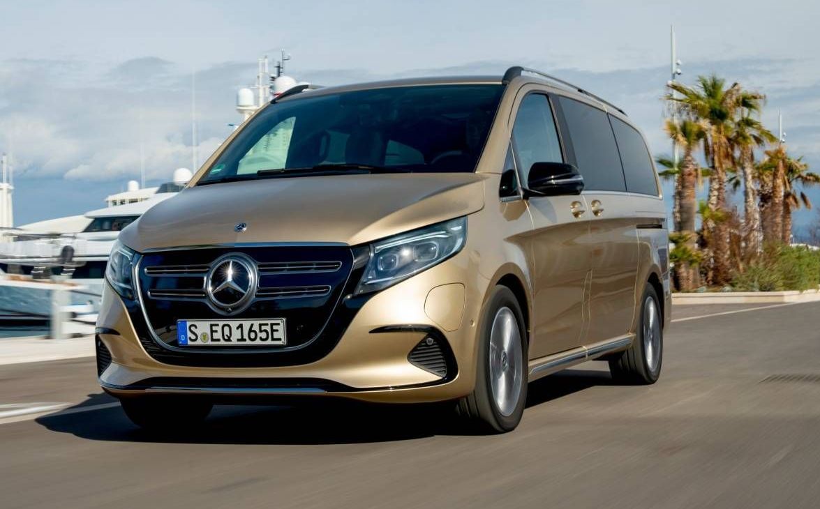 Mercedes-Benz lança no Brasil minivan de luxo com preço de apartamento