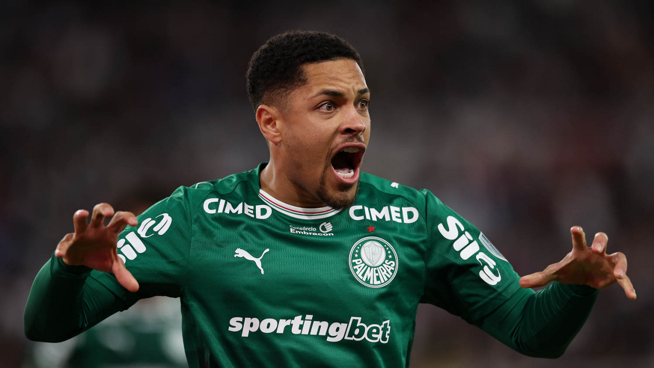 Vitor Roque reage à sofrida classificação do Palmeiras contra LDU: 'Preparados'
