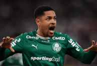 Vitor Roque reage à sofrida classificação do Palmeiras contra LDU: 'Preparados'