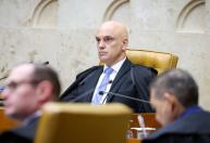 Moraes se declara impedido em ação que envolve esposa