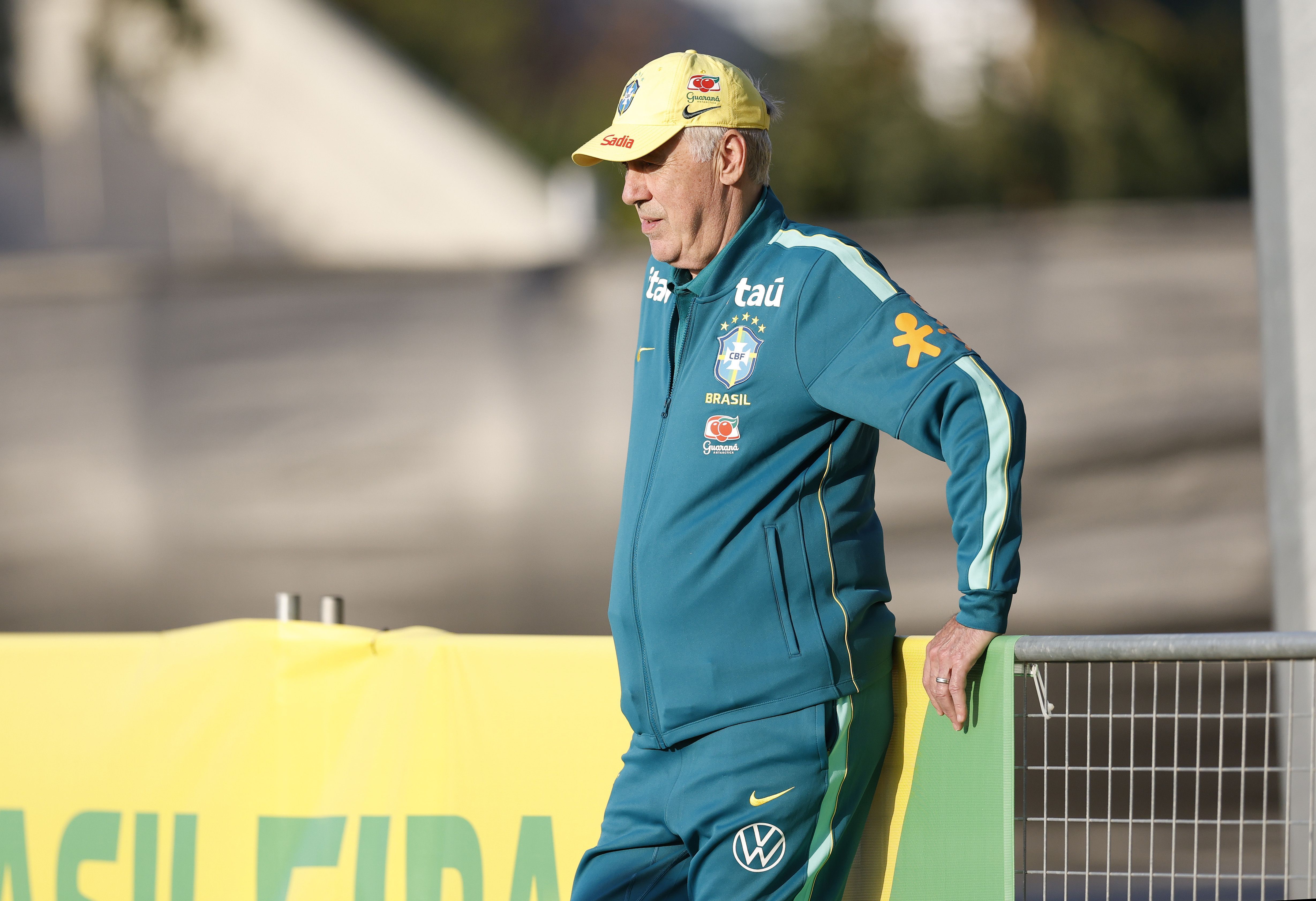 Seleção tem 14 jogadores na Austrália para atividades antes de amistosos; veja lista