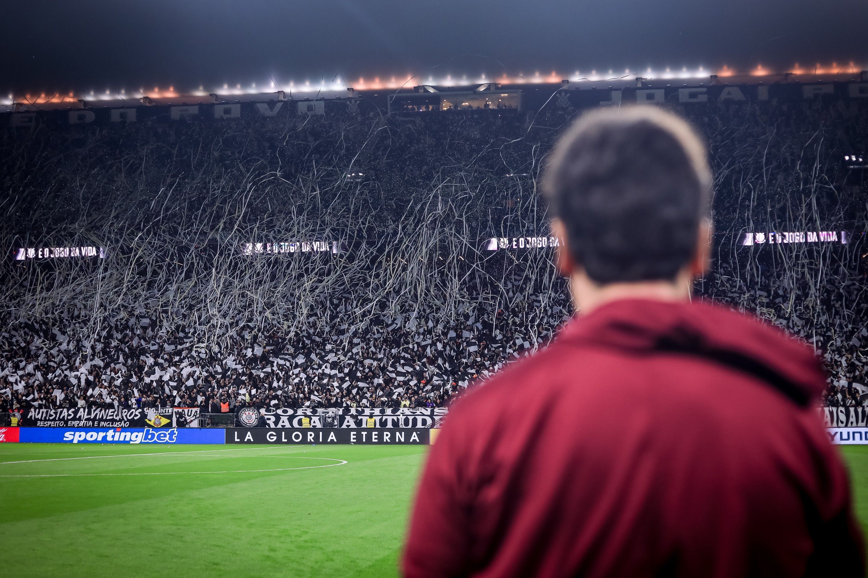 Corinthians demite o técnico Fernando Diniz após derrota para o Internacional