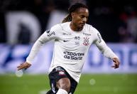 Meia do Corinthians é convocado por Mano Menezes para a Seleção Peruana