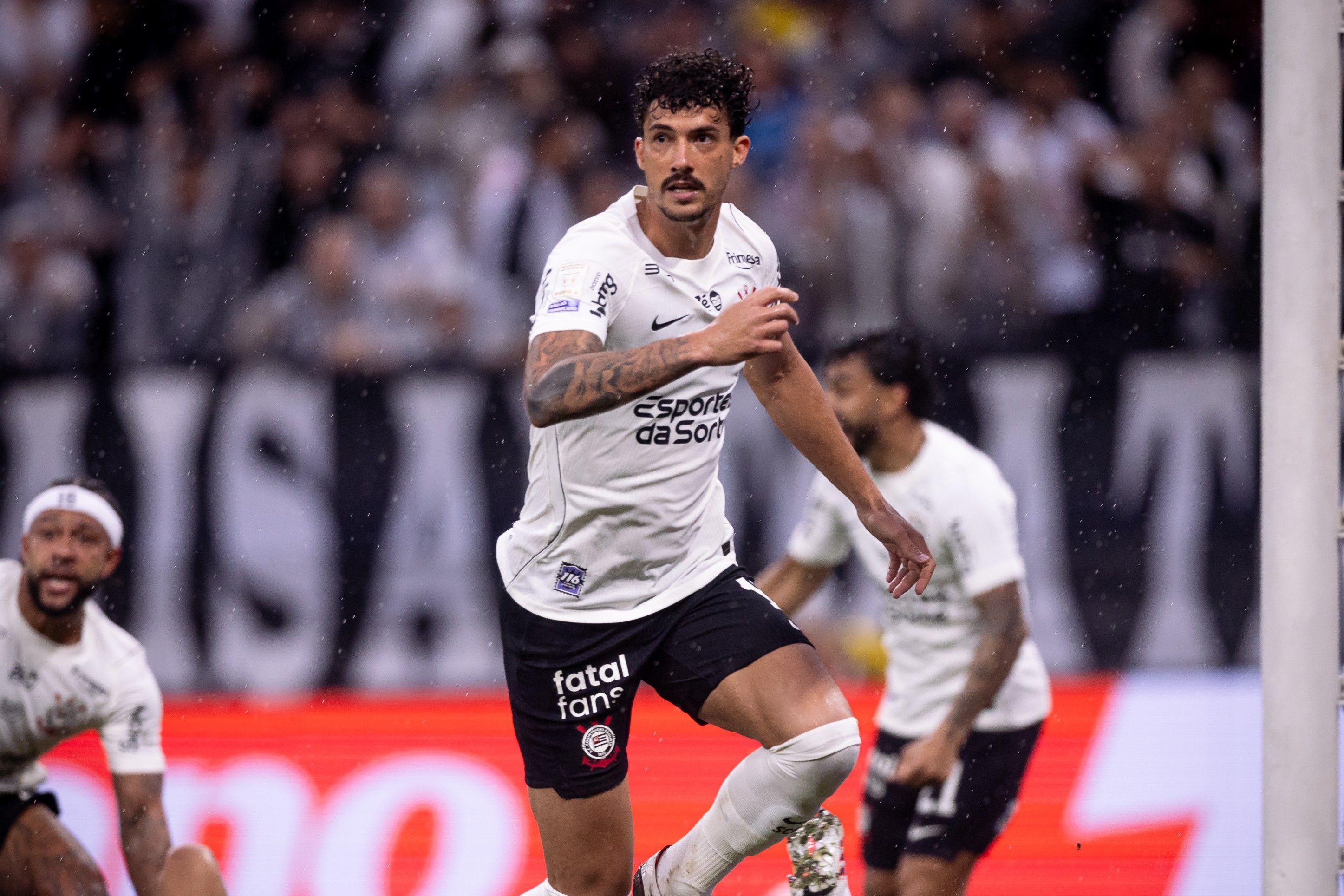 Titular do Corinthians dispara: 'Difícil quando o clube não está organizado'