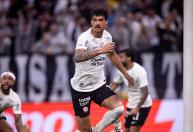 Titular do Corinthians dispara: 'Difícil quando o clube não está organizado'