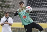 Carlo Ancelotti define goleiro titular da Seleção Brasileira contra a Índia