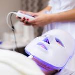 Máscaras de LED viram febre no skincare, mas será que realmente funcionam?