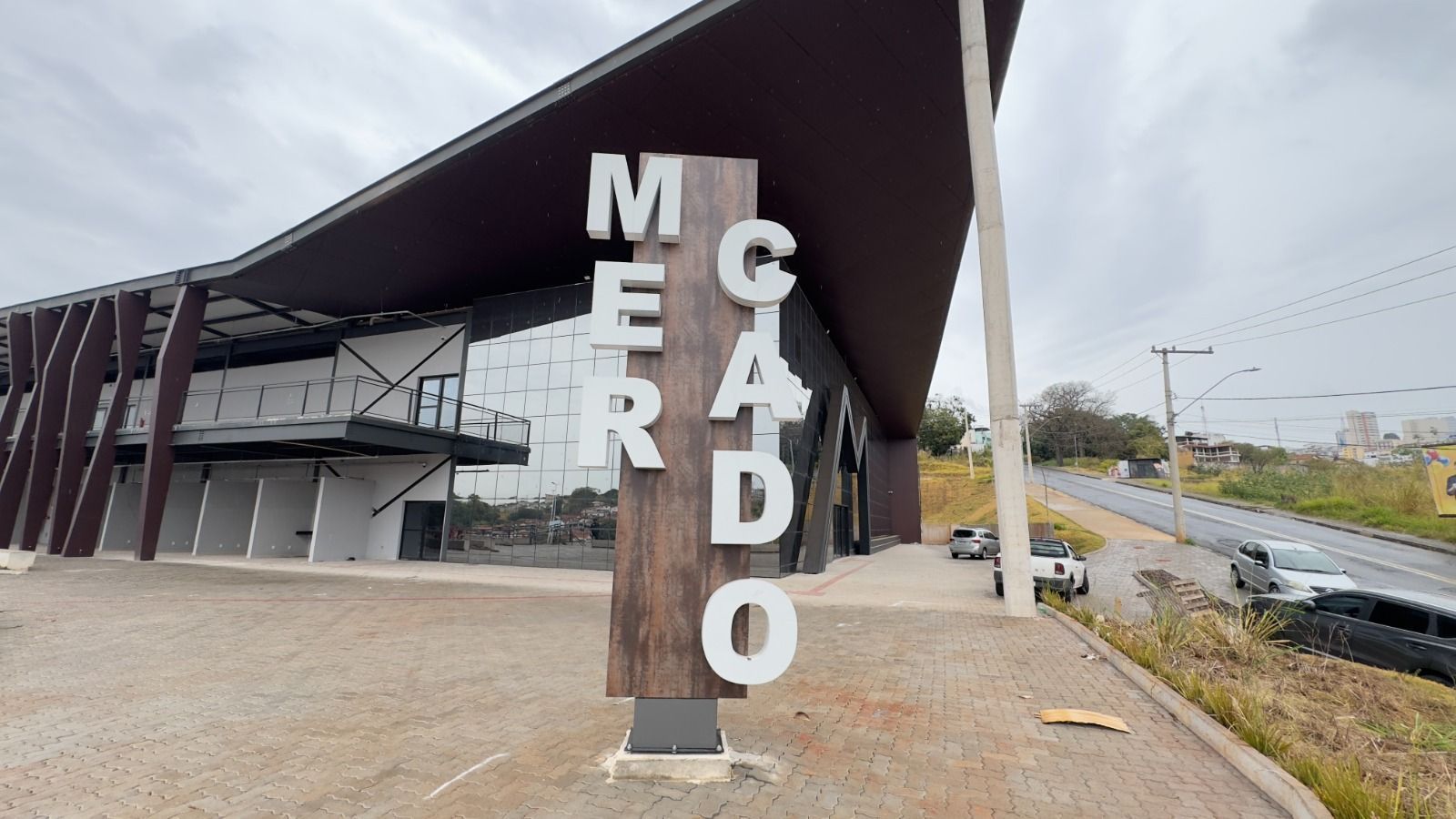 Prefeitura de Varginha recebe oficialmente prédio do Mercado Municipal