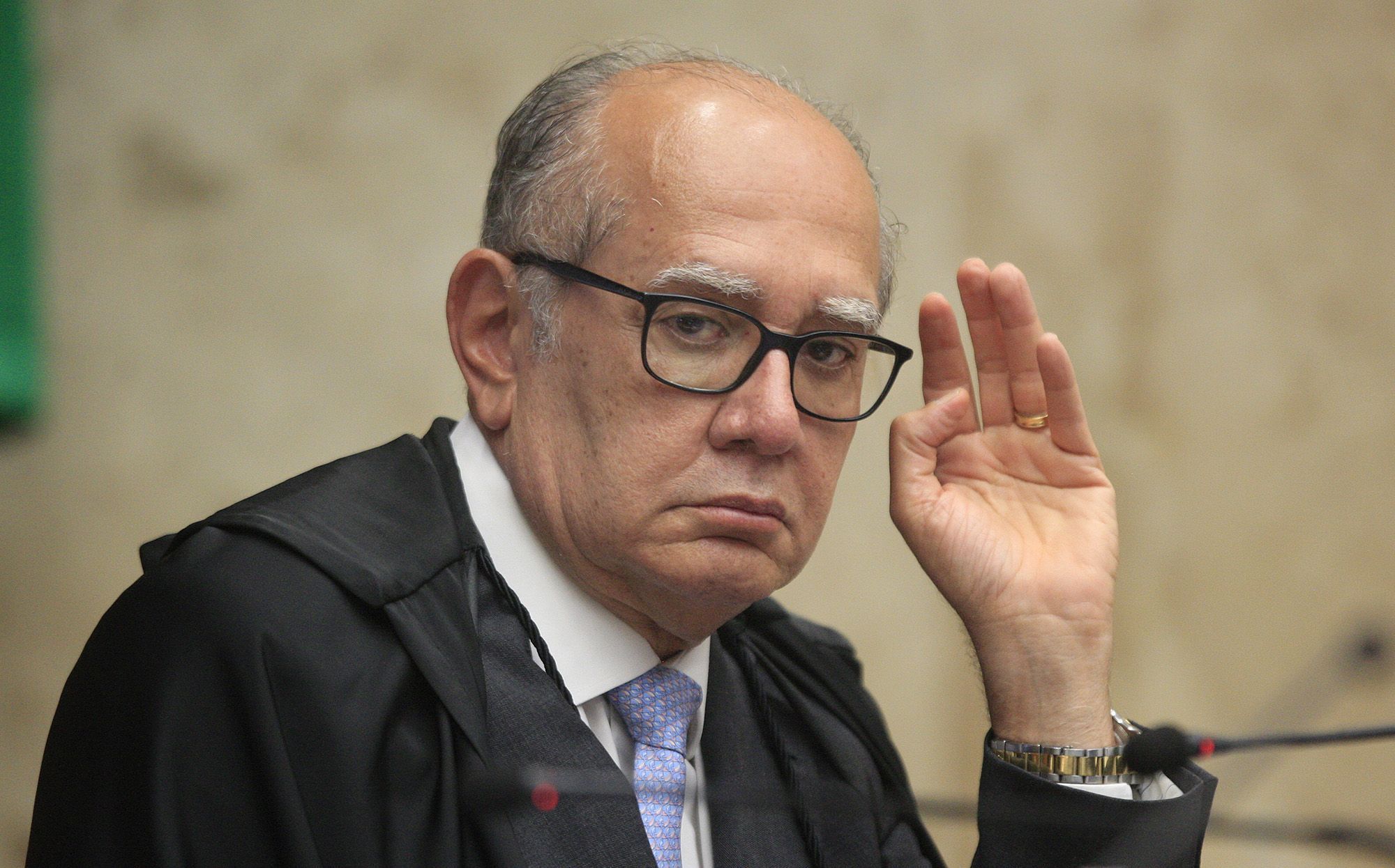Gilmar pede que Fachin assuma caso envolvendo Moraes e Mendonça