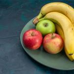 O erro simples que pode fazer bananas e maçãs estragarem mais rápido