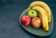 O erro simples que pode fazer bananas e maçãs estragarem mais rápido