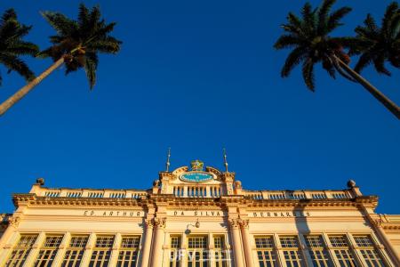 UFV tem seis concursos para professores com salários de até R$ 13 mil; veja detalhes