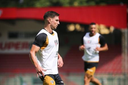 Cédric Soares não está nos planos do São Paulo • Erico Leonan/São Paulo FC