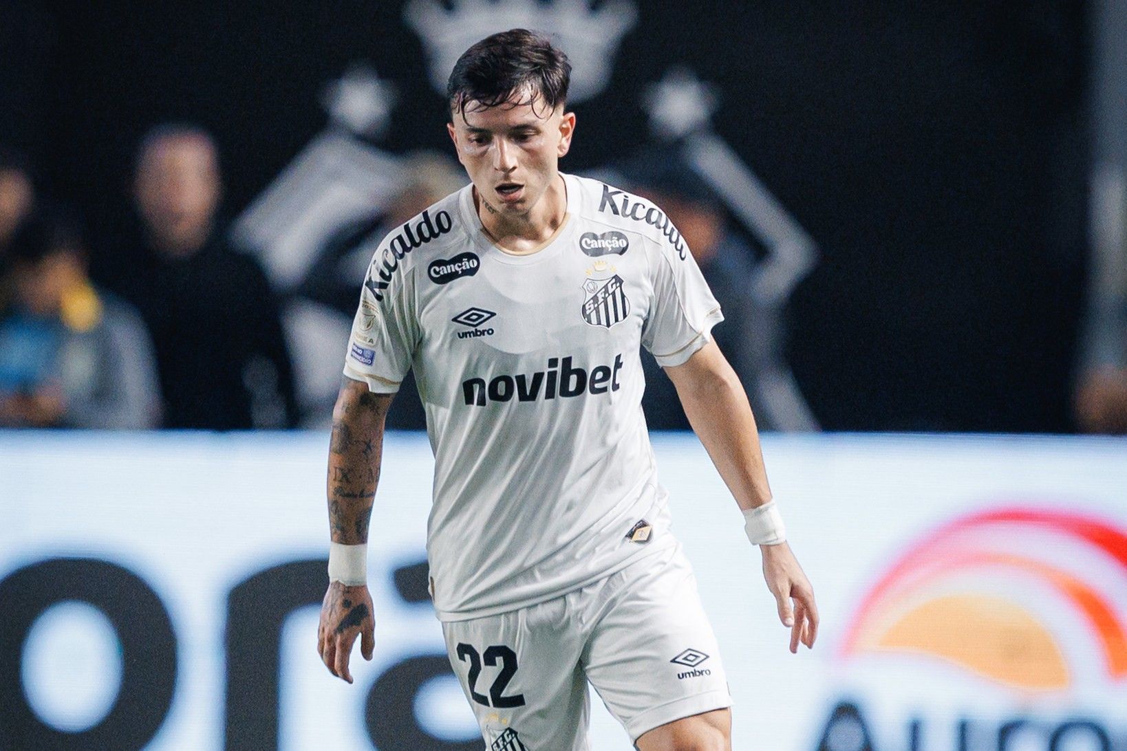 Titular do Santos se machuca durante jogo contra o Palmeiras