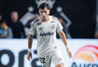 Titular do Santos se machuca durante jogo contra o Palmeiras