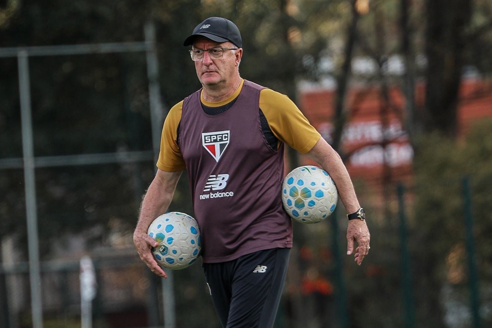 Voltas e pendurados: as opções de Dorival para jogo entre São Paulo e Atlético