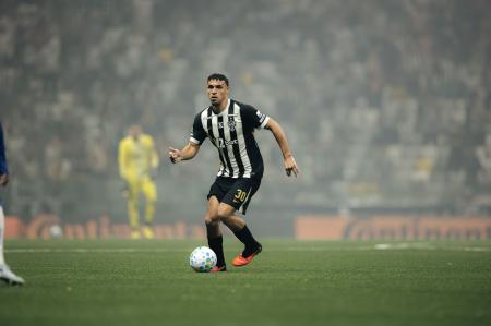Victor Hugo, meio-campista do Atlético