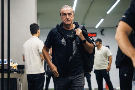 Cuca, técnico do Santos FC