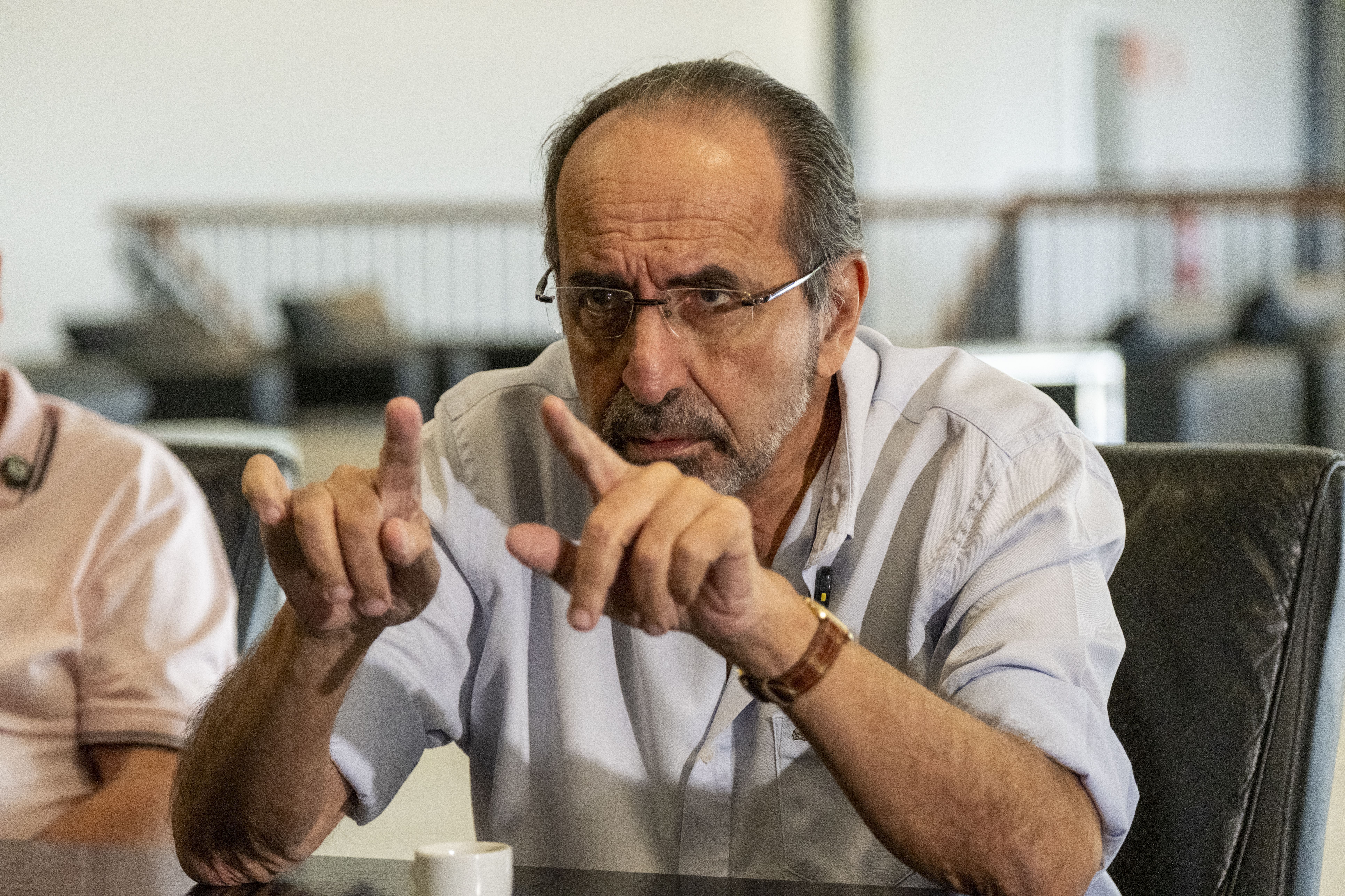 Kalil tenta se colocar como candidato do centro em agenda no Sul de Minas