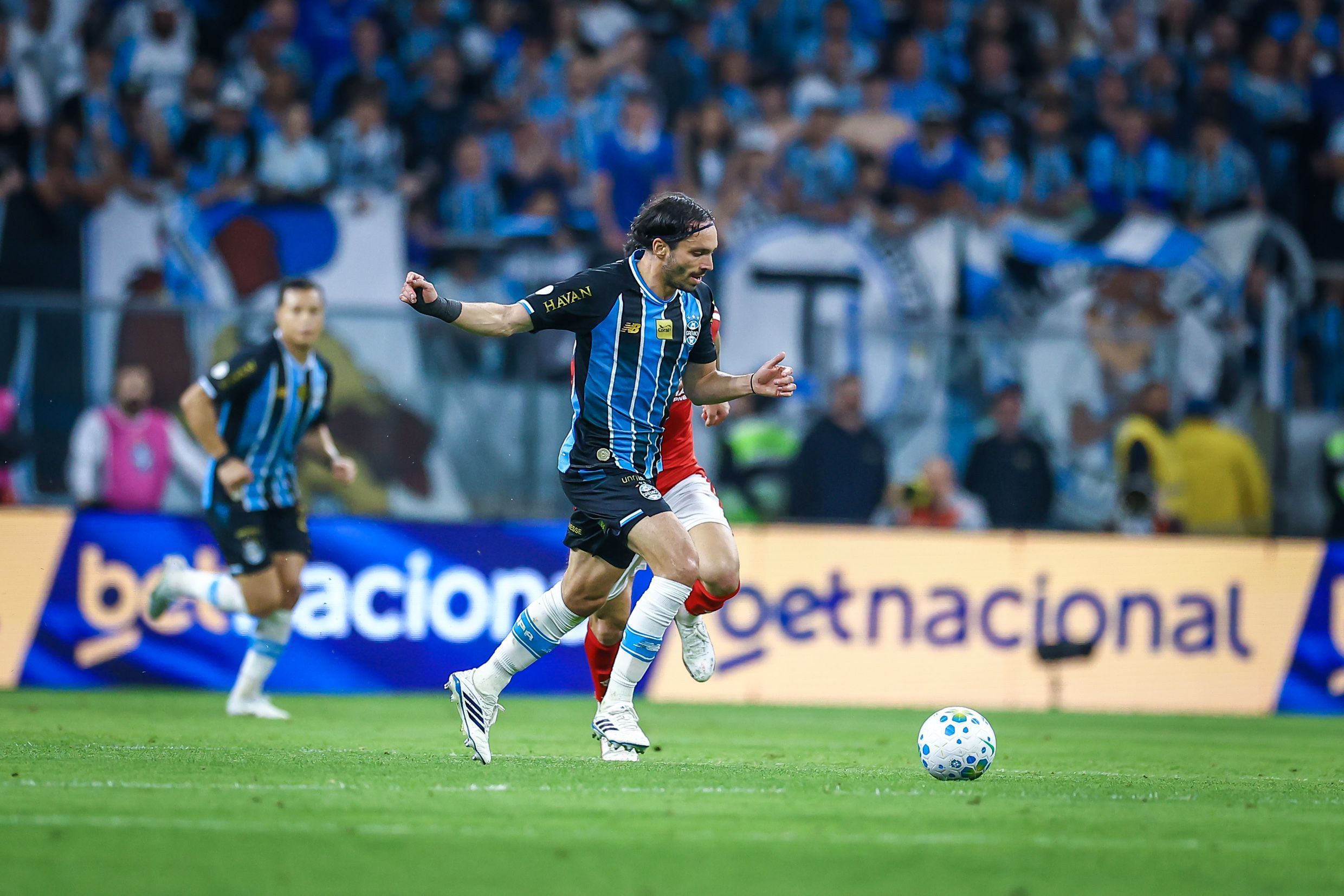 Krovinović revela sentimento após marcar primeiro gol pelo Grêmio: 'Estou aqui'