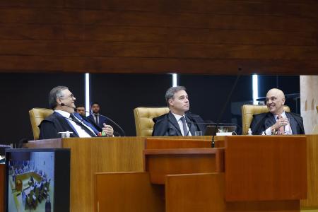 Dino, Mendonça e Moraes durante sessão do Supremo Tribunal Federal