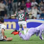 Em clássico truncado, Fluminense vence o Vasco e afunda o rival no Brasileiro