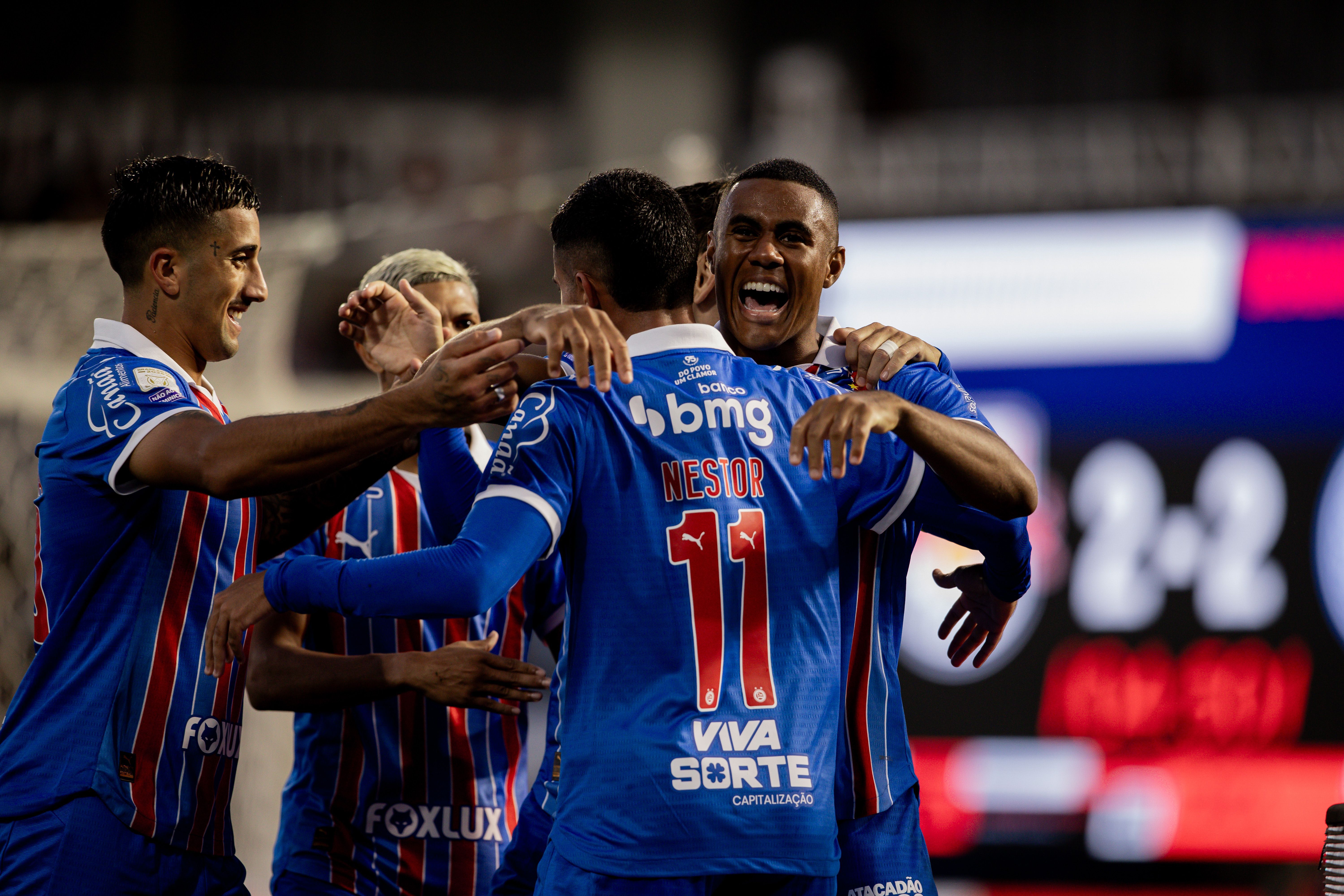 Em jogaço de cinco gols, Bahia vira fora de casa e vence RB Bragantino no Brasileirão