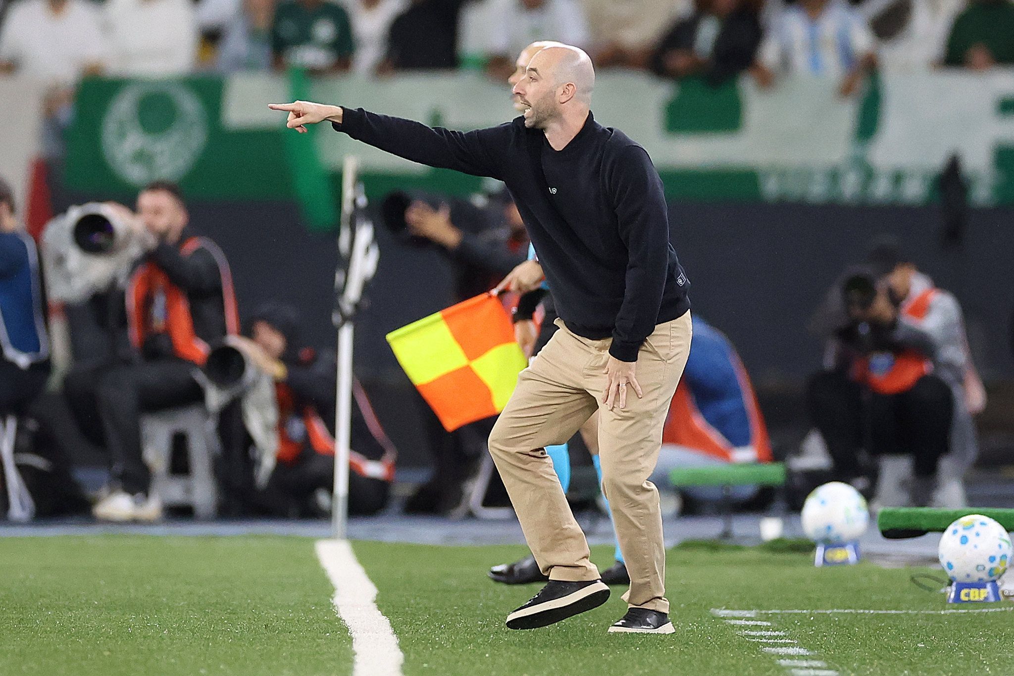 Rodrigo Bellão abre o jogo sobre futuro no comando técnico do Botafogo